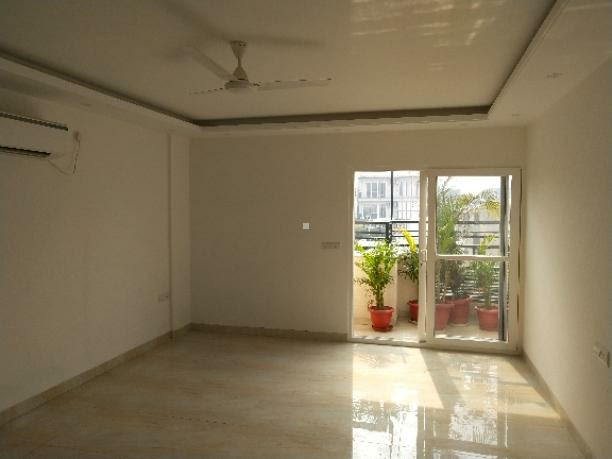 Builder Floor Available for Rent in Maharani Bagh